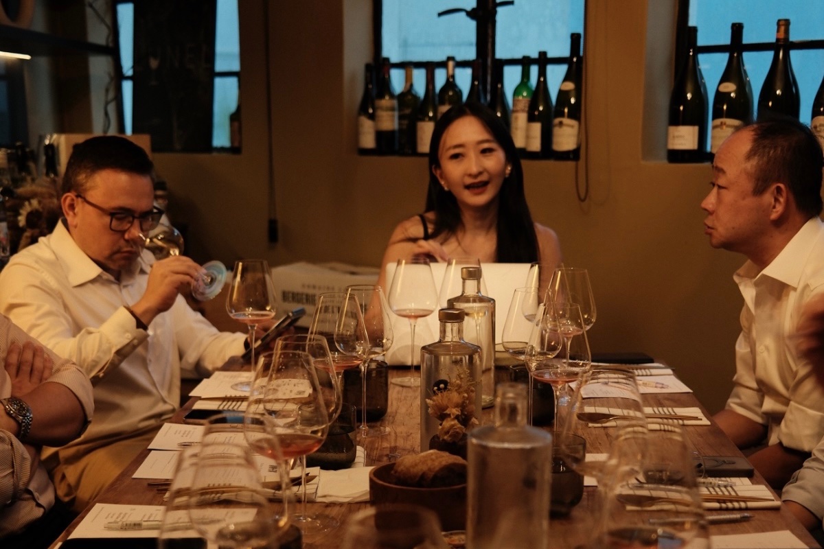 Attendees tasted the entire range before enjoying the wines with dinner. (Photo Credit: Asia Wine Review)