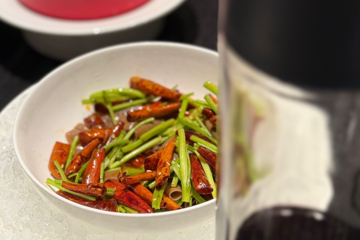 Pairing Wenzhou cuisine with Burgundy. (Photo Credit: Leng Hoe Lon)